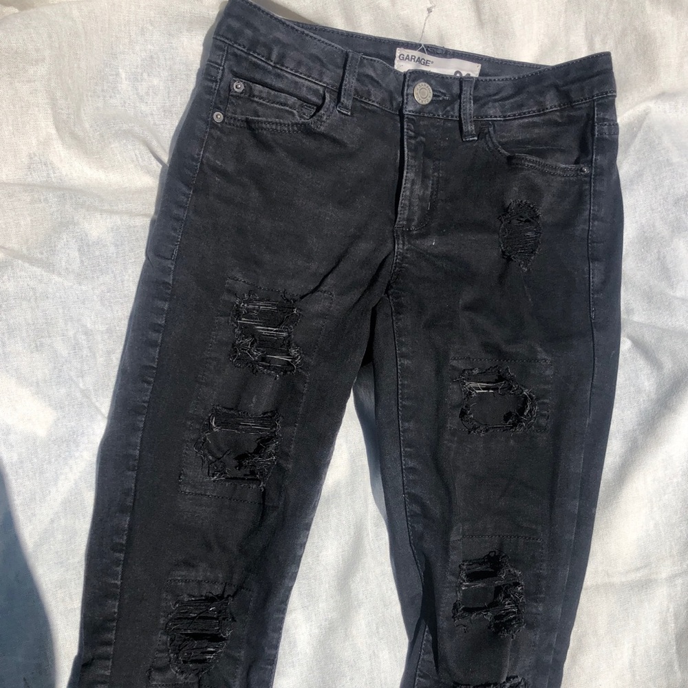 Black ripped skinny jeans